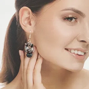 گوشواره زنانه نگین دار مدل SE1003